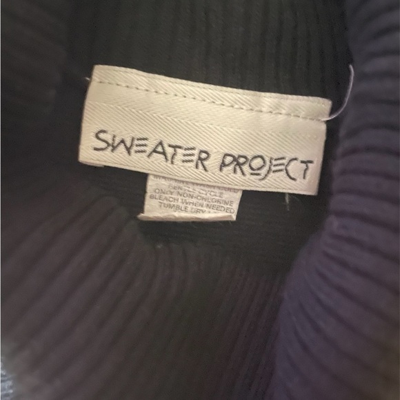 SWEATER PROJECT SLEEVELESS SWEATER SIZE MEDIUM GENTLY WORN - Picture 3 of 3